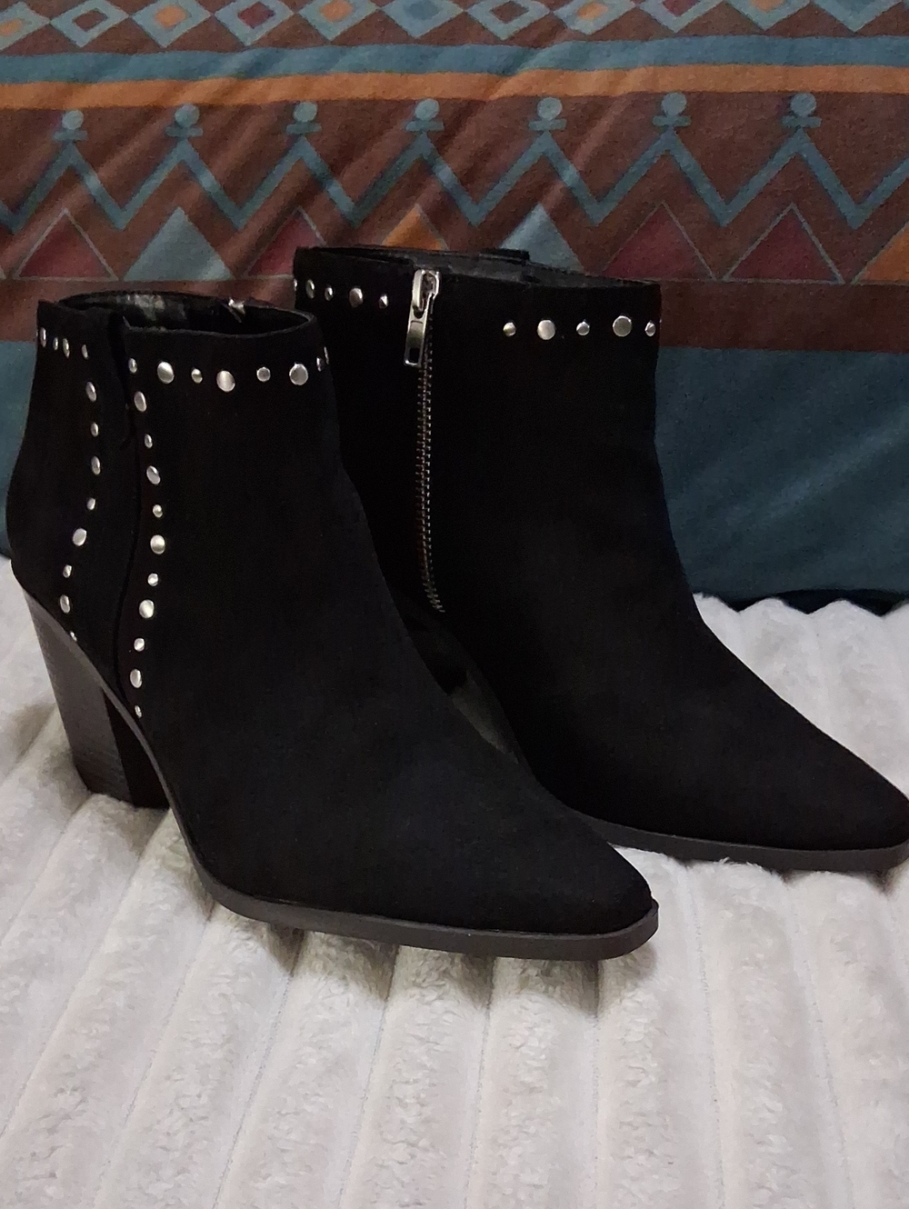 NEW A.n.a Darlin Women's Black Suede Silver Studded Side Zip Ankle Booties Sz 10